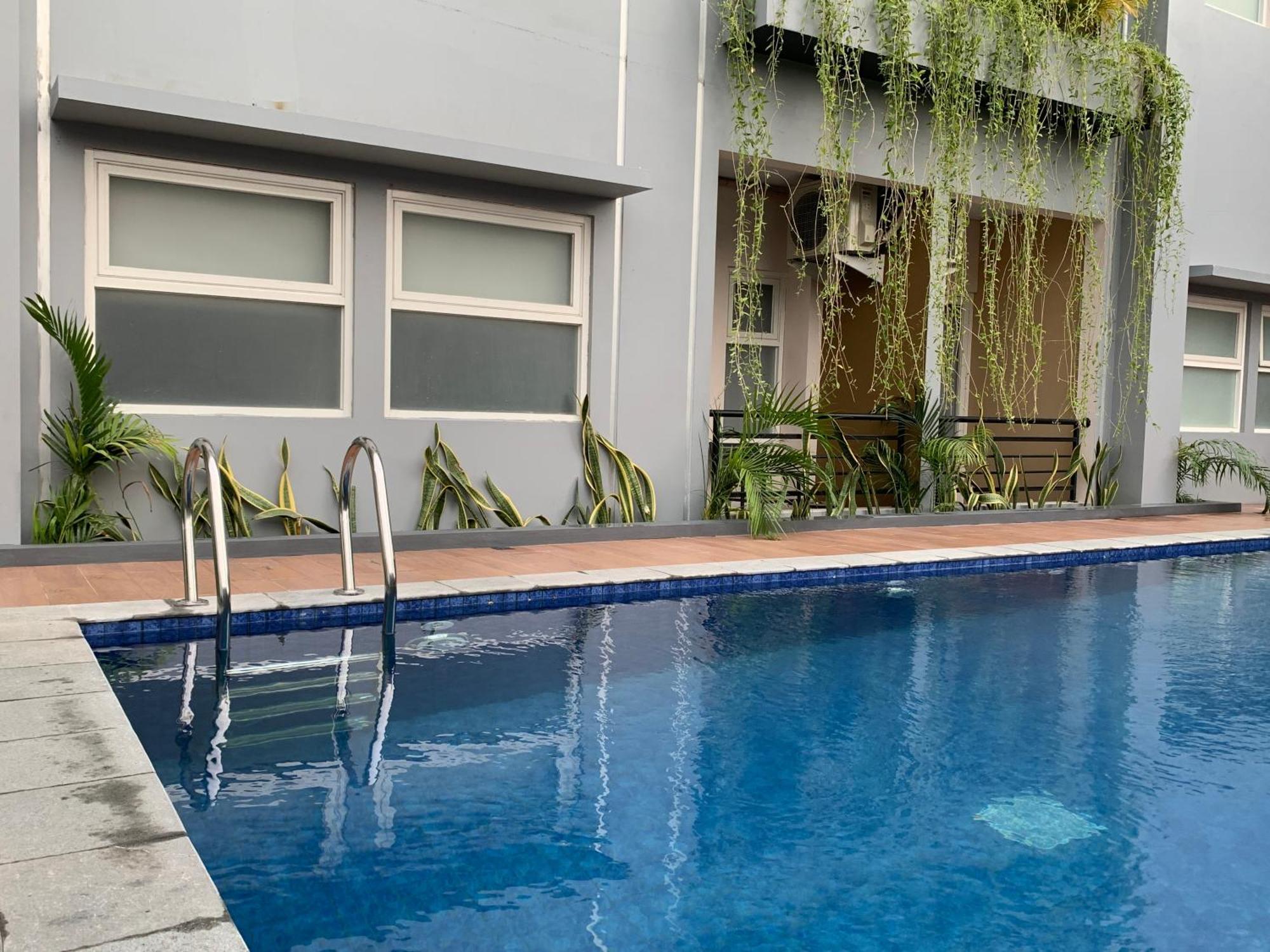 Aj Boutique Hotel Джокьякарта Экстерьер фото
